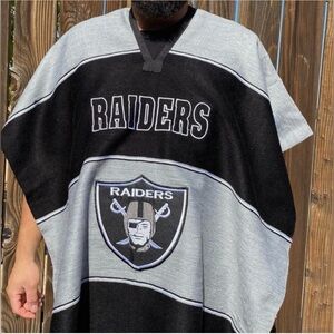 Oakland Raiders Men Poncho Logo Embroidered OS Black/Gray Fringe Open Sides NFL